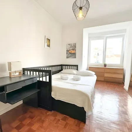Pascoal De Melo Flat By Homeful Homes Apartman Lisboa